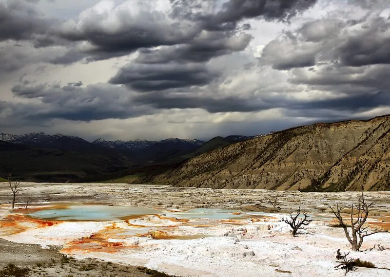 Don't Get Soaked: A Straight-Talk Guide to Avoiding Tourist Traps in Hot Springs